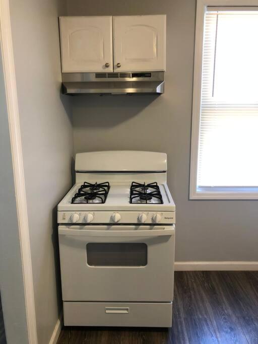 לינדן Private 2-Bedroom With Free Parking And Direct Bus To Nyc Manhattan Only 2 Blocks Away מראה חיצוני תמונה