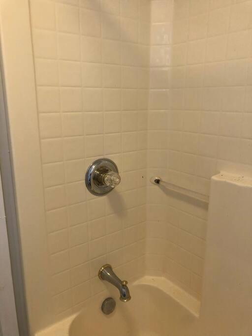לינדן Private 2-Bedroom With Free Parking And Direct Bus To Nyc Manhattan Only 2 Blocks Away מראה חיצוני תמונה