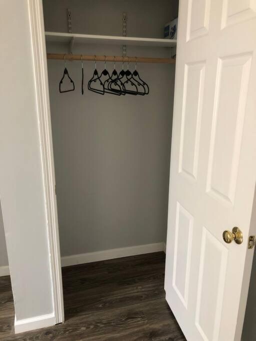 לינדן Private 2-Bedroom With Free Parking And Direct Bus To Nyc Manhattan Only 2 Blocks Away מראה חיצוני תמונה